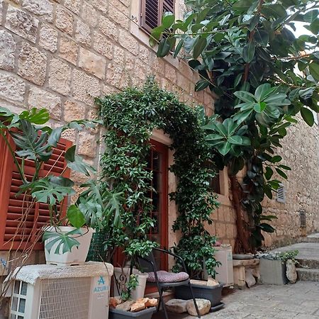 Guest House Jungher กอร์จูลา ภายนอก รูปภาพ
